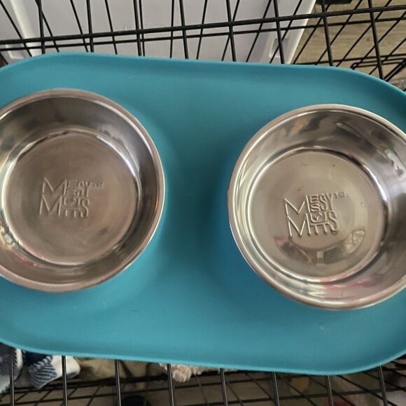 Messy Mutts Stainless Steel Dog Feeder with Non-Slip Silicone Base & Scoop - Picture 3 of 8
